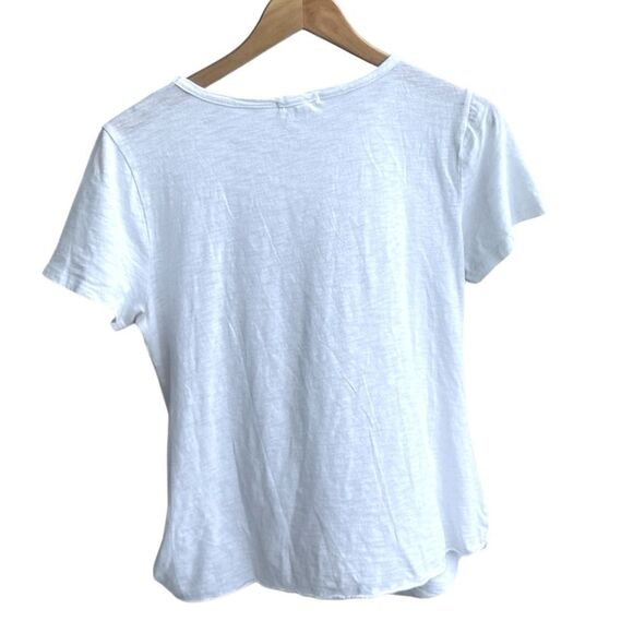 🌴 Socialite White Knot-Front Tee | Size M - Picture 2 of 9